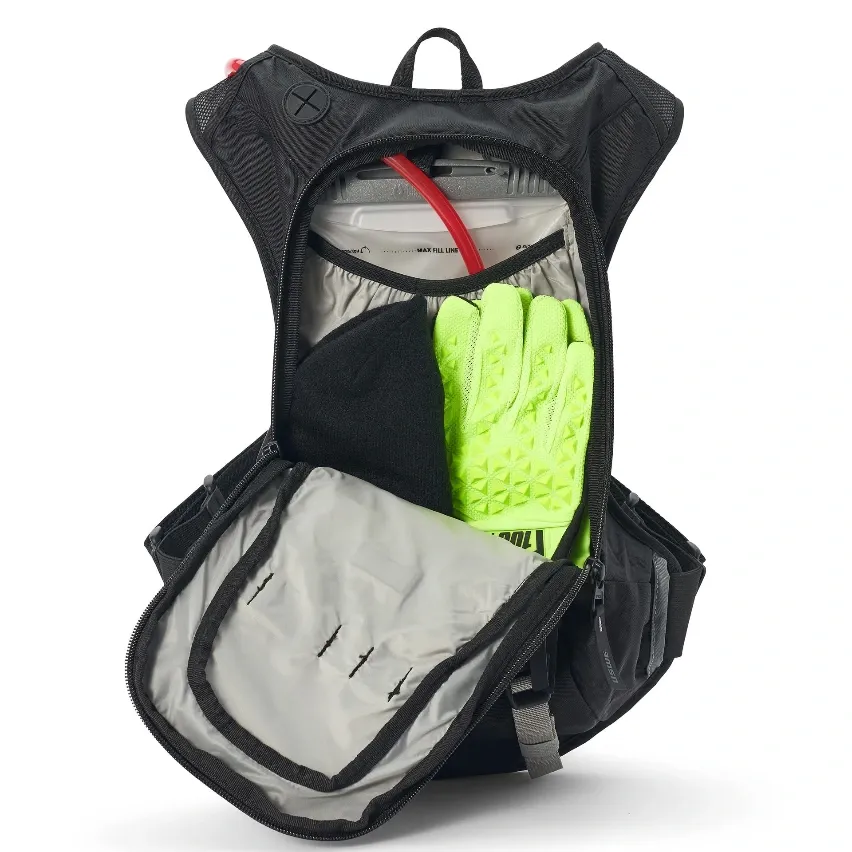 Moto-Hydro-8-Black-USWE-Hydration-Backpack-Main-Compartment-min.webp