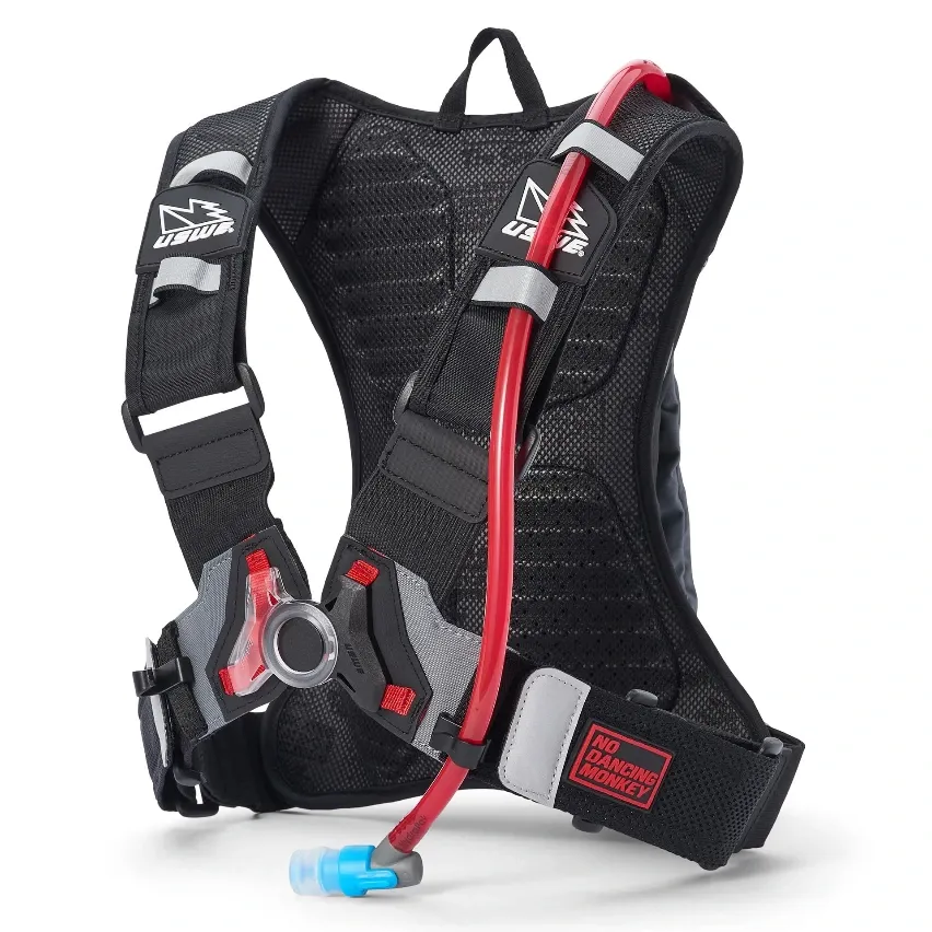 Moto-Hydro-3-Black-USWE-Hydration-Backpack-Harness-min.webp
